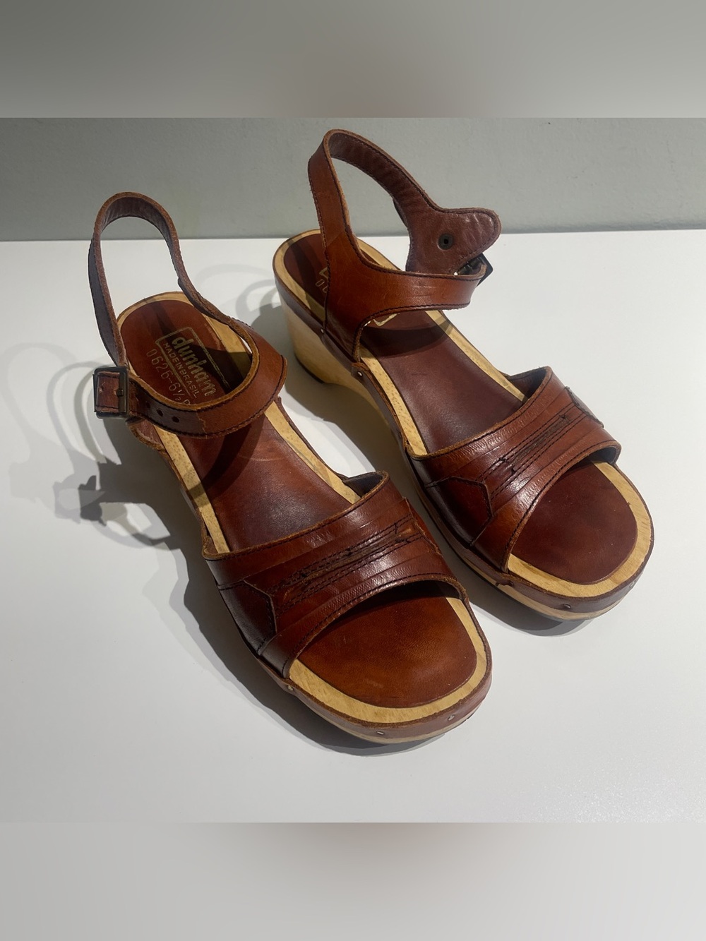 Vintage dunham made in Brazil Wood leather caramel color Sandals 6.5